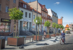 Kule zamiast słupk&oacute;w
