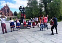 Przybij pionę