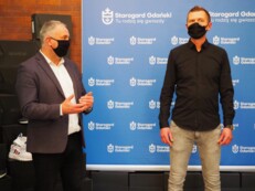Nowe buty dla potrzebujących dzieci