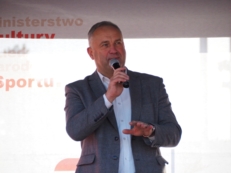 Z podw&oacute;rka