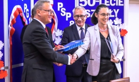 Podpisaniee umowy na budowę sali sportowej przy SP 8