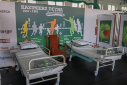 Noclegowania w hali sportowej 