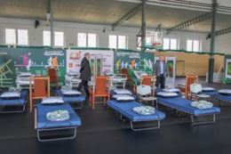 Noclegowania w hali sportowej 