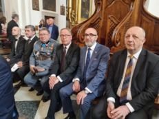 Odznaczenie Kr&oacute;lewskiem Orderem sw. Stanisława