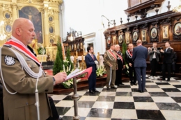 Odznaczenie Kr&oacute;lewskiem Orderem sw. Stanisława