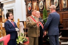Odznaczenie Kr&oacute;lewskiem Orderem sw. Stanisława