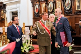 Odznaczenie Kr&oacute;lewskiem Orderem sw. Stanisława