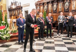 Odznaczenie Kr&oacute;lewskiem Orderem sw. Stanisława