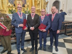 Odznaczenie Kr&oacute;lewskiem Orderem sw. Stanisława