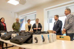 Przekazanie laptop&oacute;w