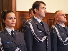 Awanse i wyr&oacute;żnienia funkcjonariuszy Aresztu  Śledczego