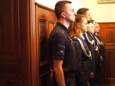 Awanse i wyr&oacute;żnienia funkcjonariuszy Aresztu  Śledczego