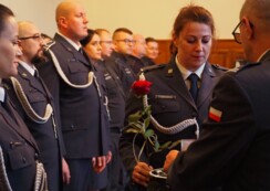Awanse i wyr&oacute;żnienia funkcjonariuszy Aresztu  Śledczego
