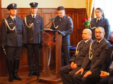 Awanse i wyr&oacute;żnienia funkcjonariuszy Aresztu  Śledczego