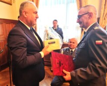 Awanse i wyr&oacute;żnienia funkcjonariuszy Aresztu  Śledczego