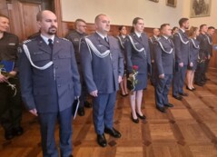 Awanse i wyr&oacute;żnienia funkcjonariuszy Aresztu  Śledczego