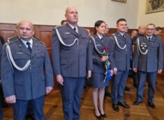 Awanse i wyr&oacute;żnienia funkcjonariuszy Aresztu  Śledczego