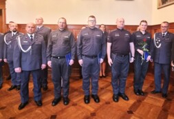Awanse i wyr&oacute;żnienia funkcjonariuszy Aresztu  Śledczego