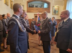 Awanse i wyr&oacute;żnienia funkcjonariuszy Aresztu  Śledczego