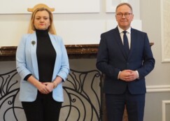 Bożena kamińska przeszła na emeryturę