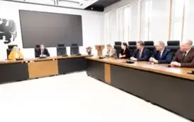 Podpisanie umowy na dofinasowanie z Urzędu Marszałkowskiego budowy boisk sportowych przy PSP 2 i PSP 8 12