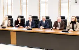 Podpisanie umowy na dofinasowanie z Urzędu Marszałkowskiego budowy boisk sportowych przy PSP 2 i PSP 8 19