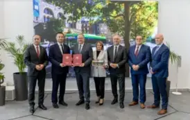 Podpisanie umowu na zakup i dostwę 5 autobus&oacute;w elektrycznych firmy SOLARIS 5