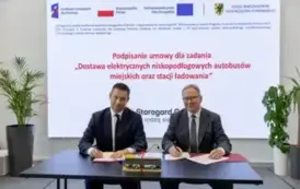 Podpisanie umowu na zakup i dostwę 5 autobus&oacute;w elektrycznych firmy SOLARIS 10
