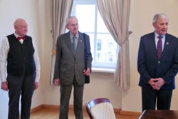 Przekazanie sztandaru do muzeum