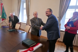 Przekazanie sztandaru do muzeum
