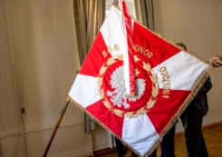 Przekazanie sztandaru Koła ZRPŻG