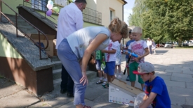 Modraczek ma nowe hulajnogi