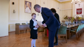 Drzewo z odpad&oacute;w