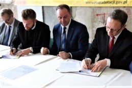 Podpisanie umowy na budowę węzła integracyjnego