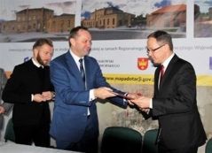 Podpisanie umowy na budowę węzła integracyjnego