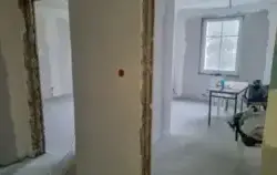 Widok wnętrza mieszkania w czasie remontu 