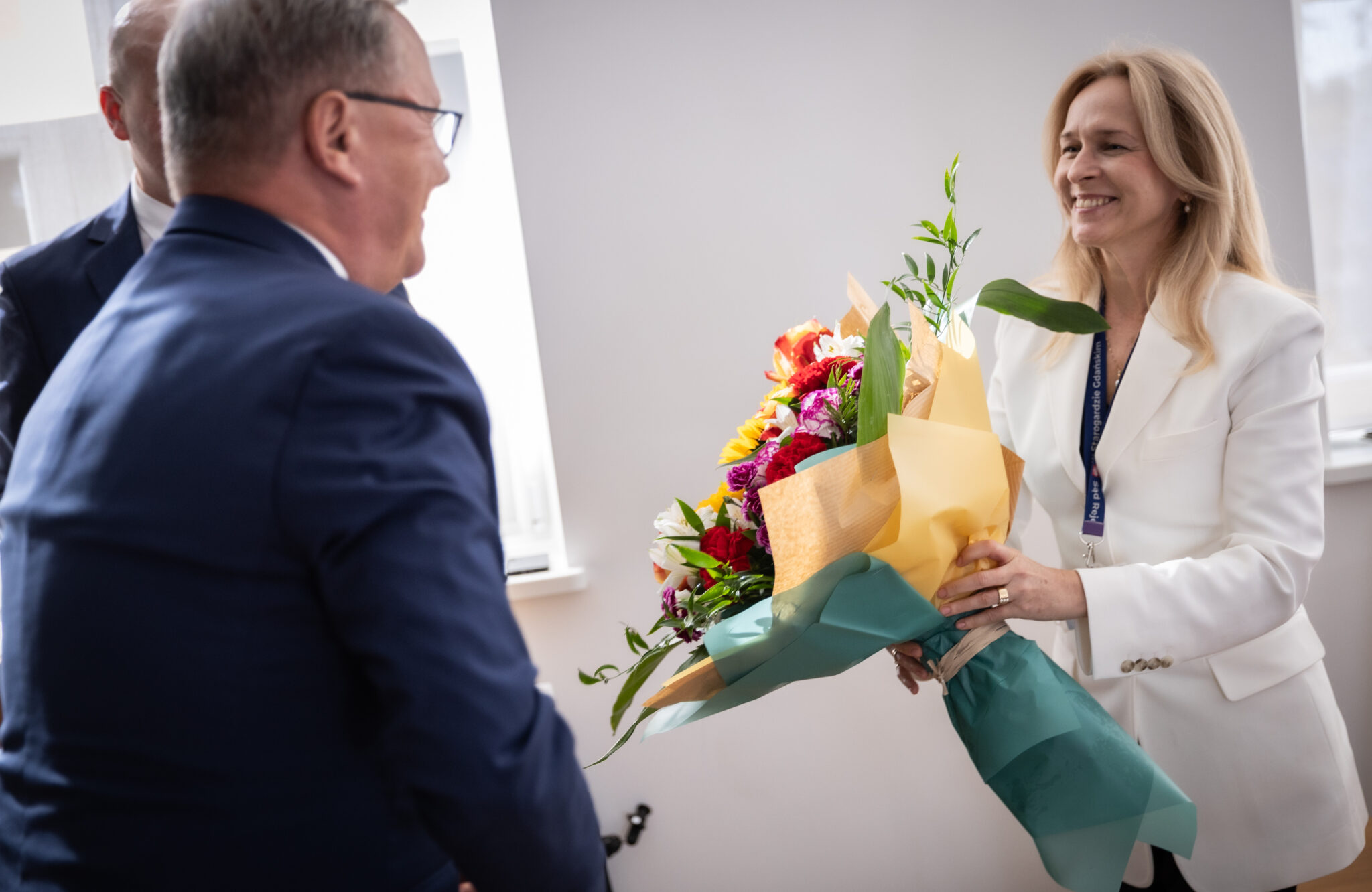  Podziękowania na&nbsp;ręce dyrektor Sadu Beaty Jantowskiej składa Prezydent Miasta Janusz Stankowiak