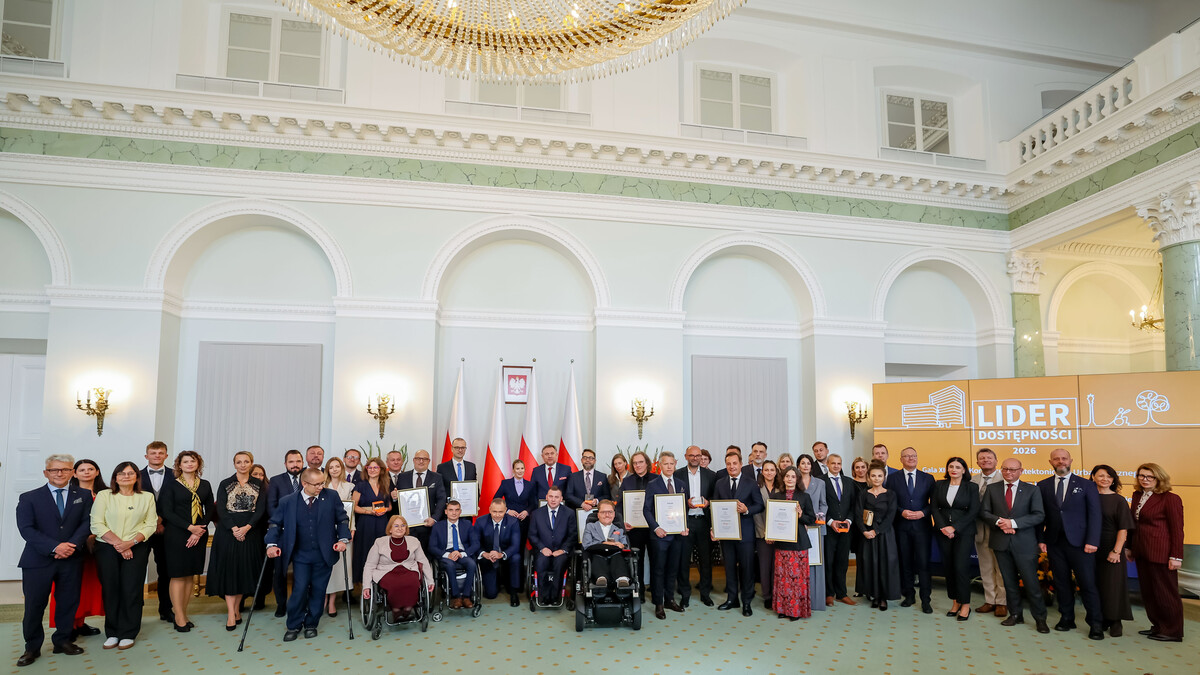 duzo ludzi w&nbsp;Pałacu Prezydenckim