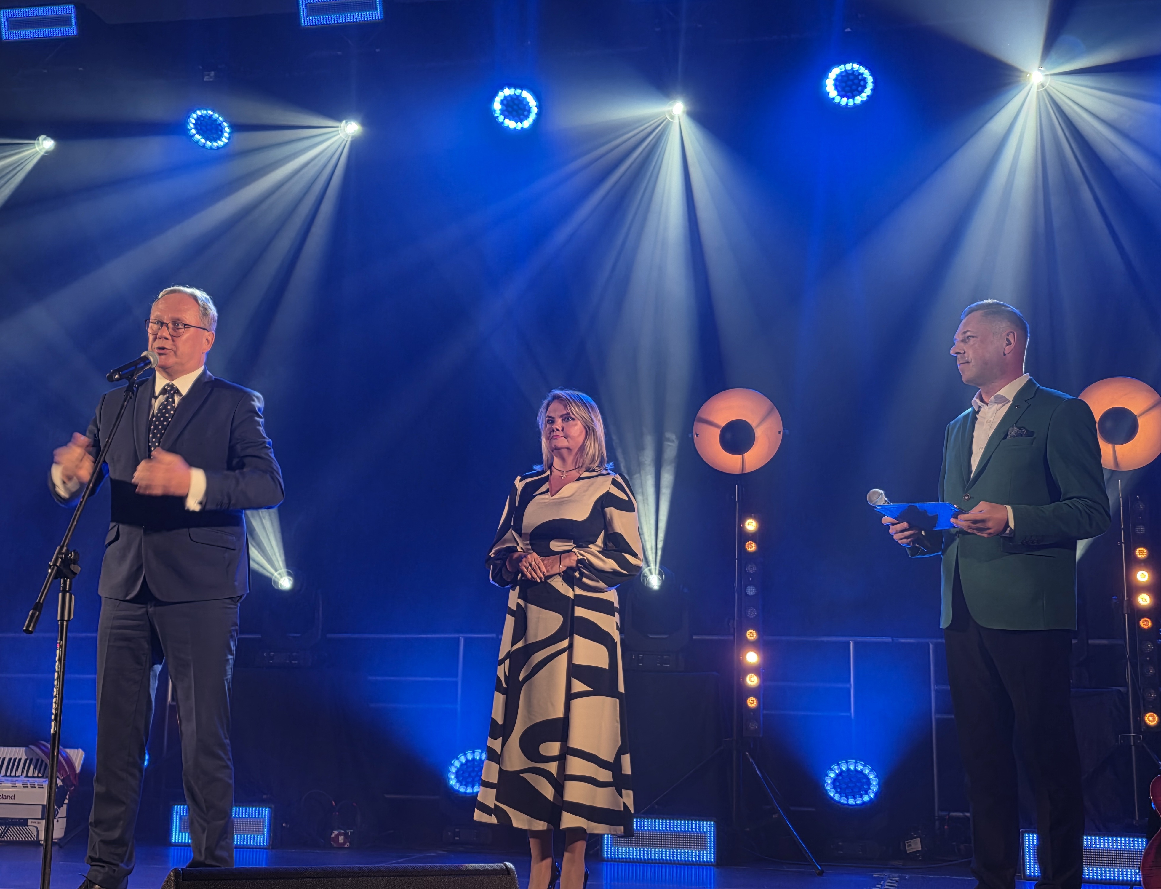 Najlepsze życzenia wszystkim Seniorom złożyli Prezydent Miasta Starogard Gdański Janusz Stankowiak i&nbsp;Przewodnicząca Rady Miasta Starogard Gdański Anna Benert