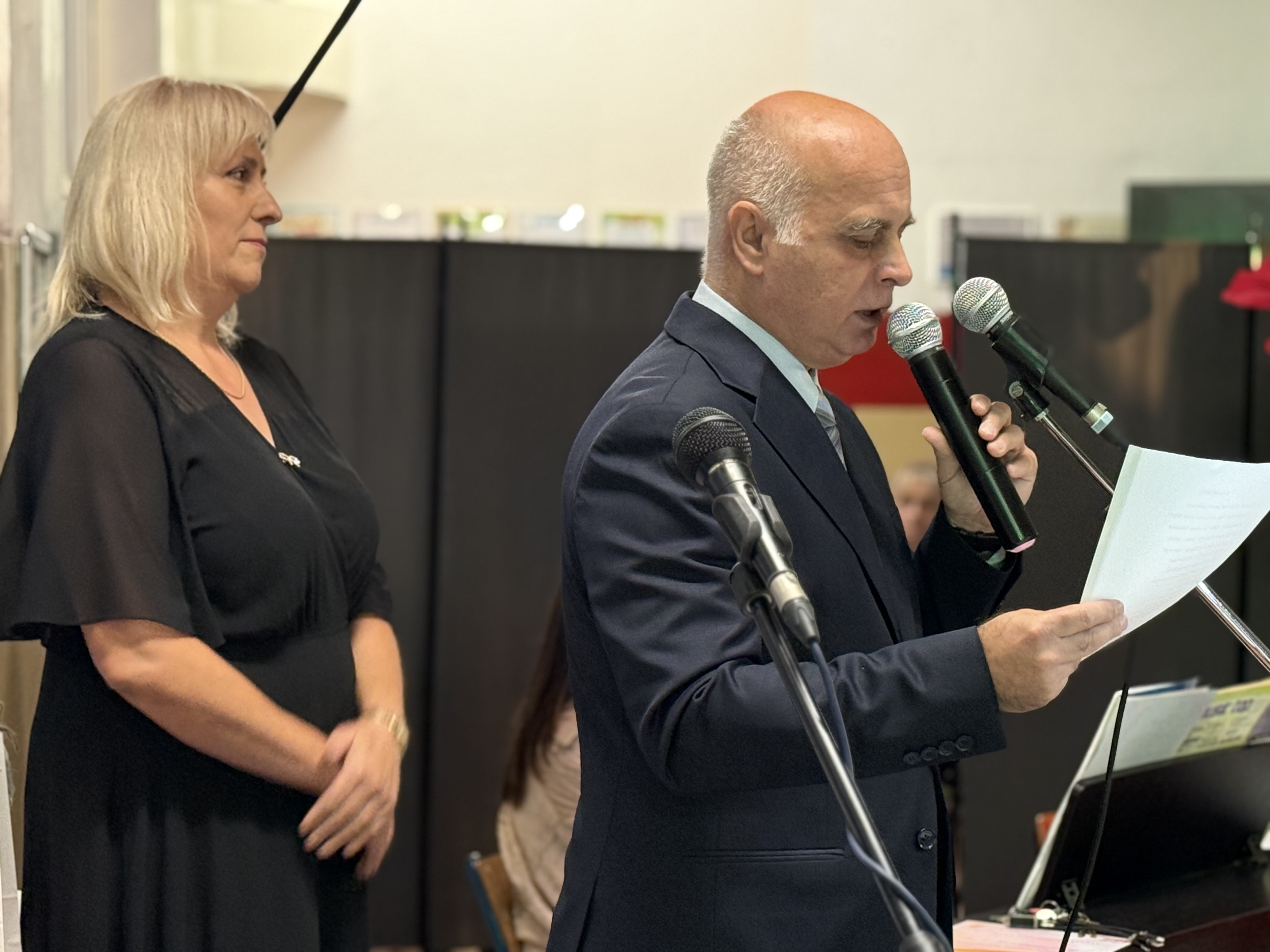 Wicedyrektor szkoły Beata Wirkus i&nbsp;dyrektor Ryszard Hapoński.