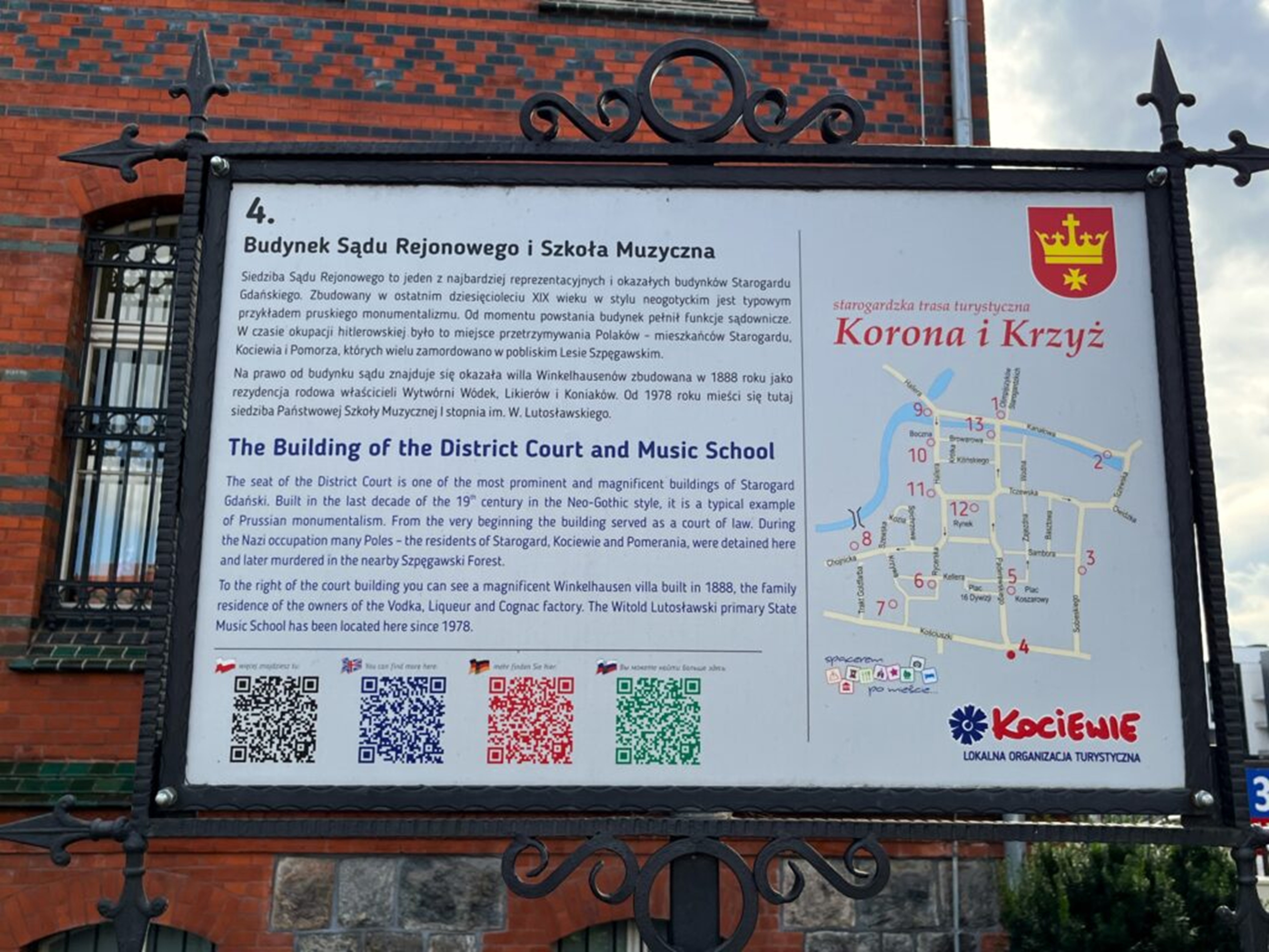 Tablica informacyjna z&nbsp;metalu.