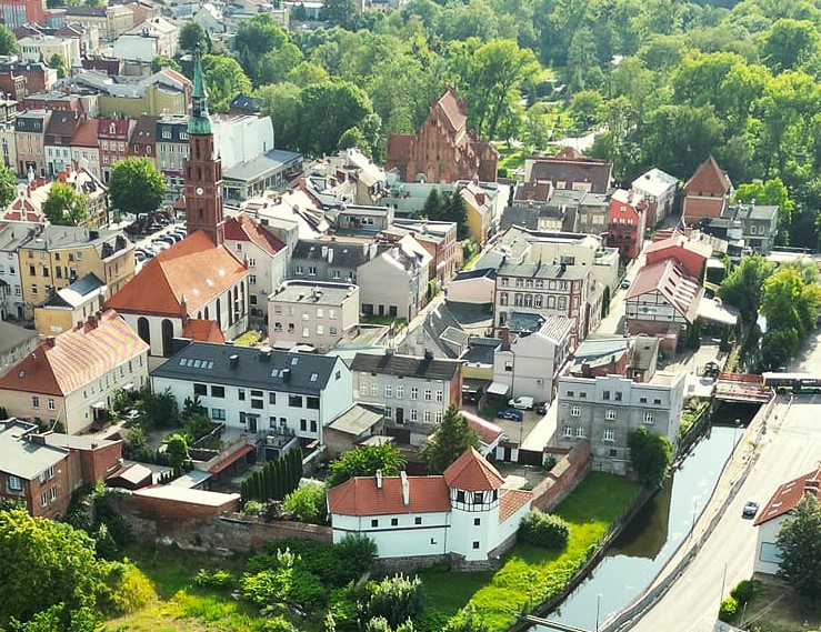 Fragmenty murów obronnych z Basztą Narożną. St. Gd. żródło-kociewiak flying (3)