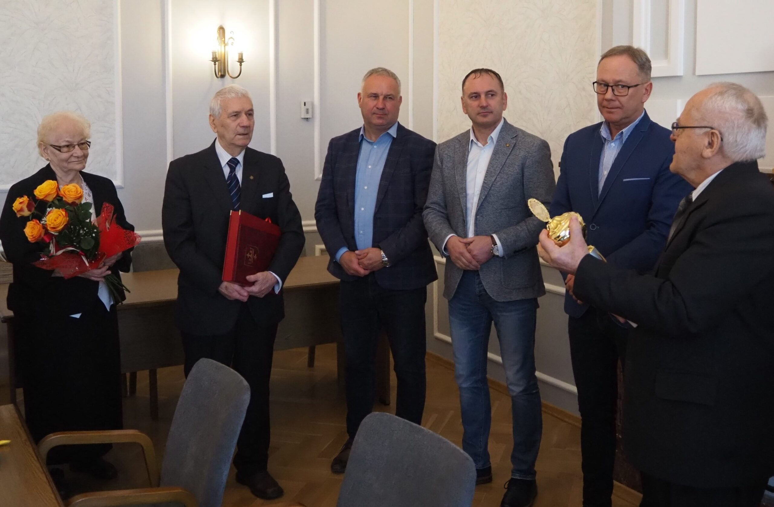 Podziękowania Janowi Brdakowi skłądają Prezydent Miasta, jego zastępcy oraz najbliżsi współpracownicy. 