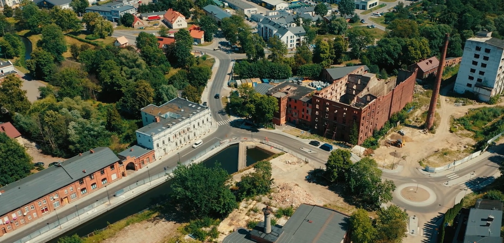 Widok z lotu ptaka na układ drogowy w okolicy Młynów 