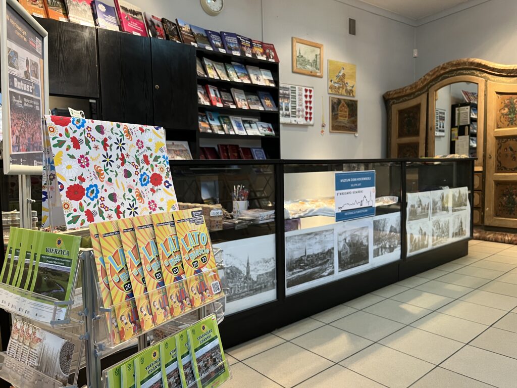 Muzeum Ziemi Kociewskiej. Sklepik Art. Starogard Gd (15)