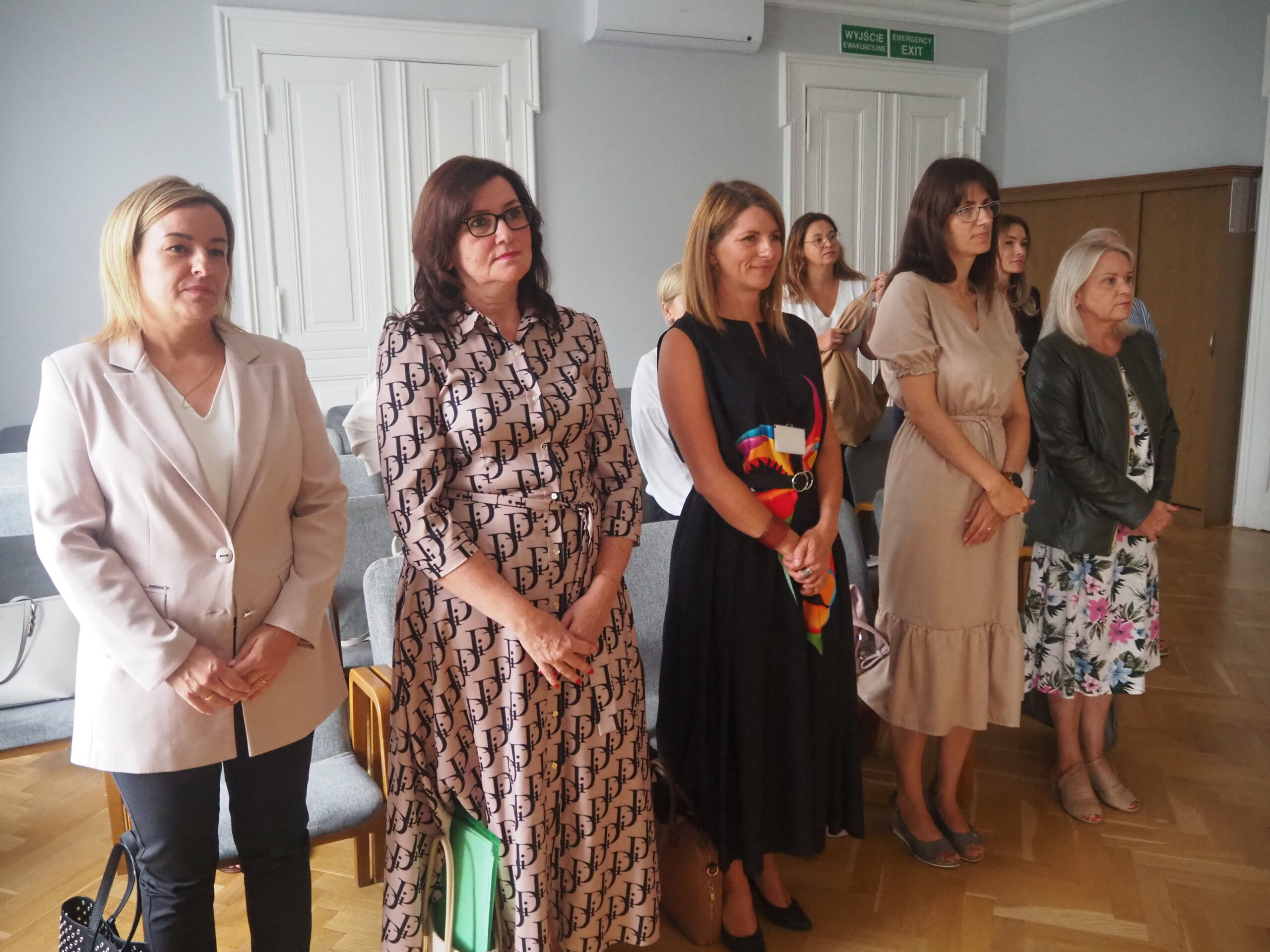 Przełożeni i współpracownicy awansowanych nauczycieli