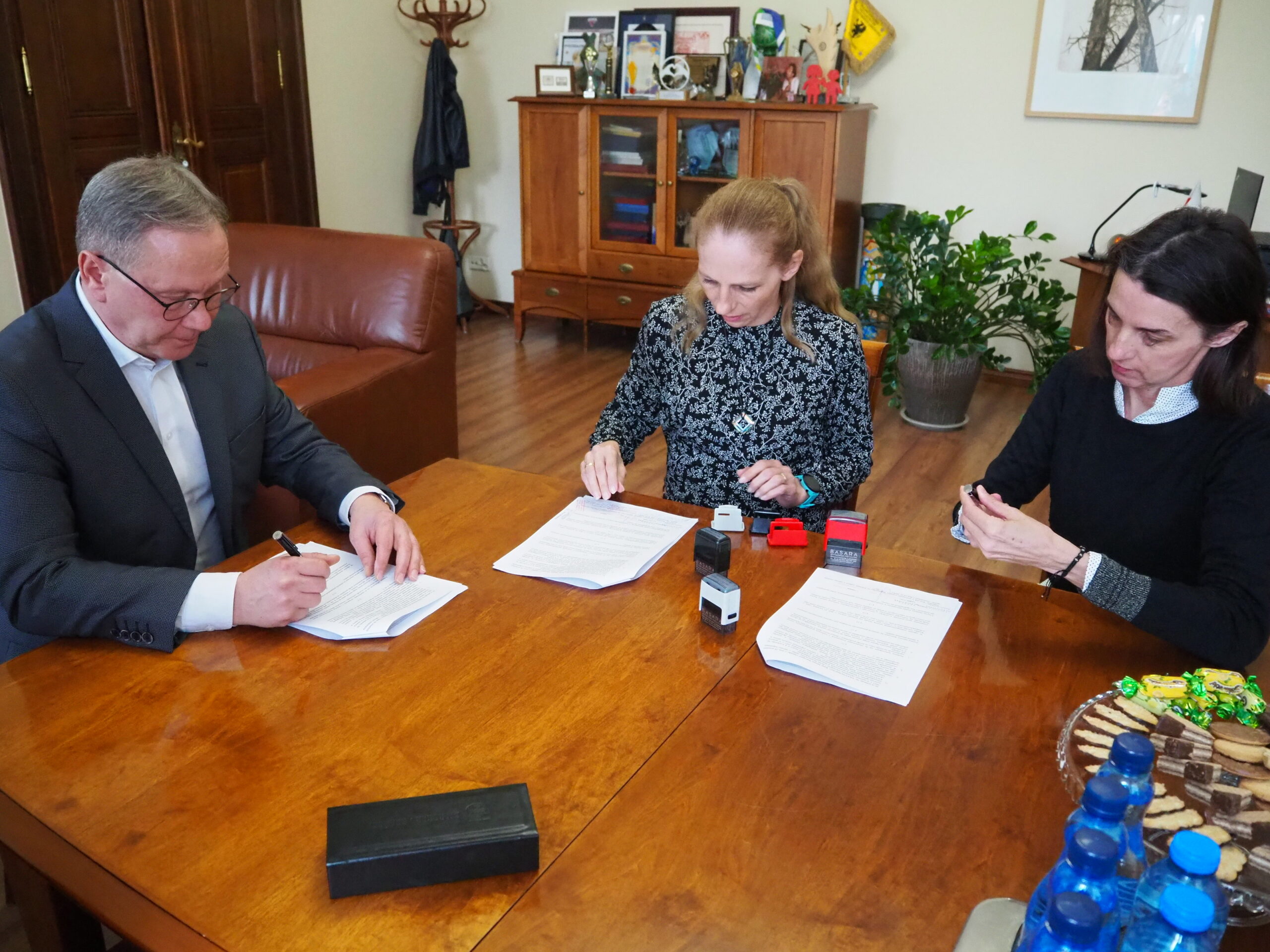 Podpisanie umowy na dofinansowanie VI edycji sportowego wydarzenia pn. „BiegamBoLubię Lasy”
