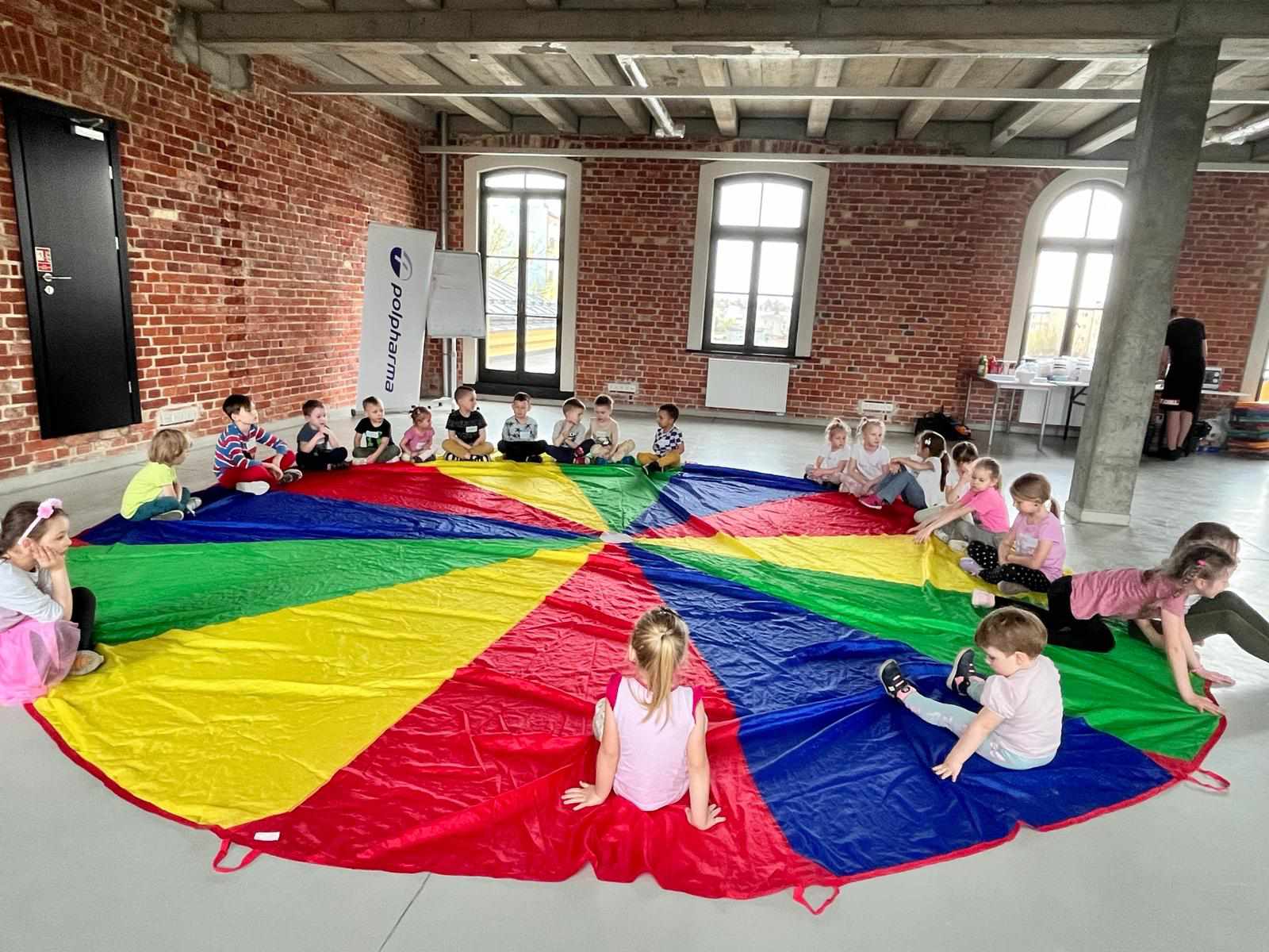 Kreatywne zajęcia dały dzieciom mnostwo frajdy. 