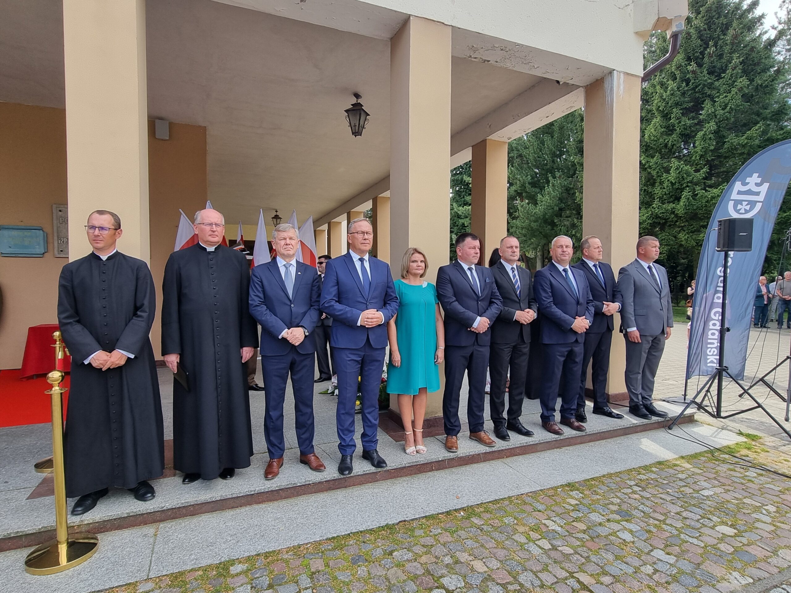 Na uroczystości pojawiły się delegacje władz miasta, gminy, powiatu, najważniejszych miejskich instytucji, stowarzyszeń oraz duchowni. 