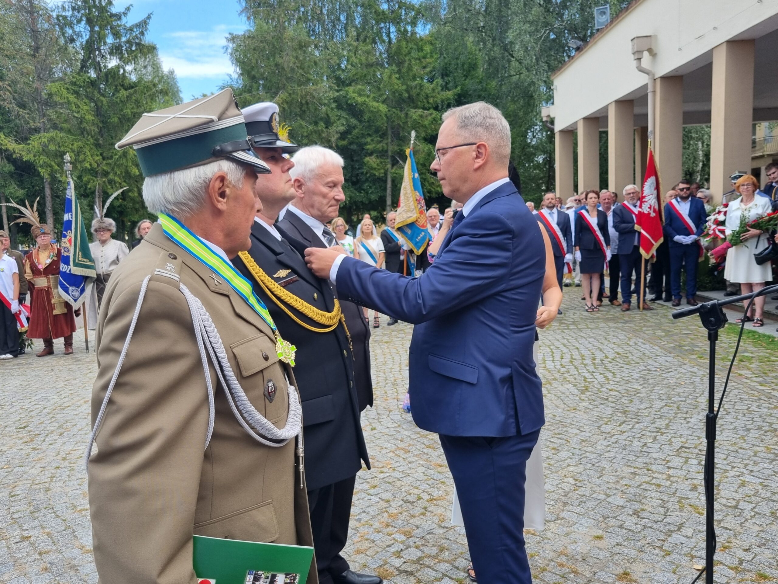 Podniosła chwila wręczania odznaczeń